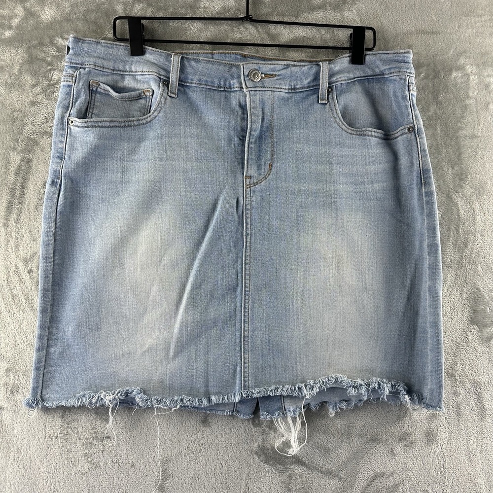 Levi's Jean Skirt Women's 32 (14) Blue Medium / Light Wash Denim Raw Hem